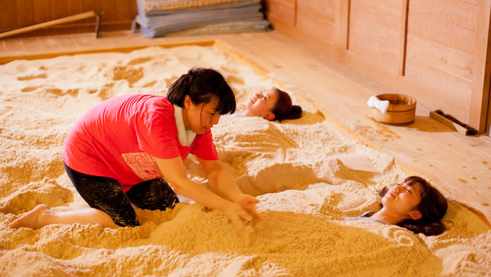 全国でも希少～”もぐる温泉♨”砂塩風呂